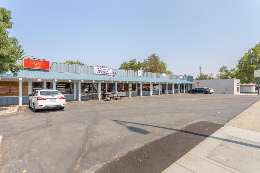 More Photos Of 1556 Hartnell Ave, Redding Office For Sale