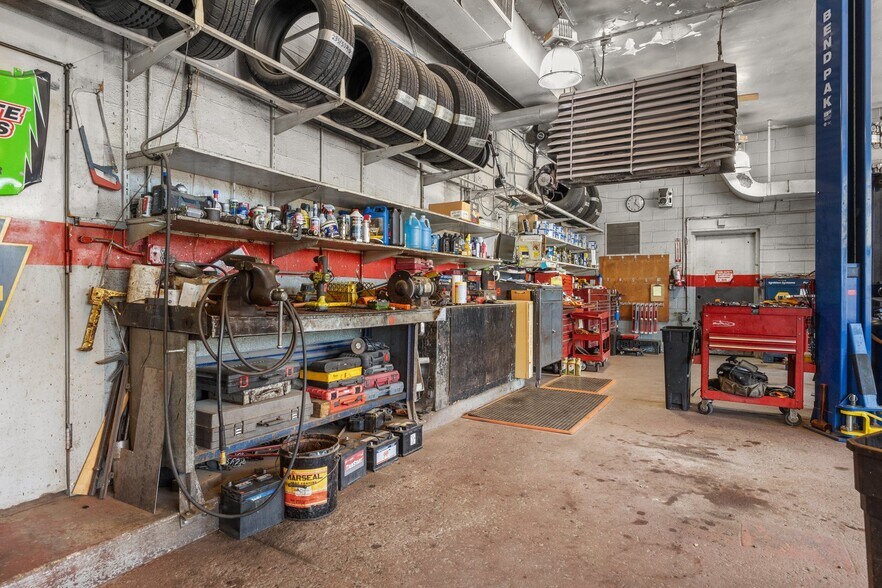 More Photos Of 2304 Huntingdon Pike, Huntingdon Valley Auto Repair For Sale