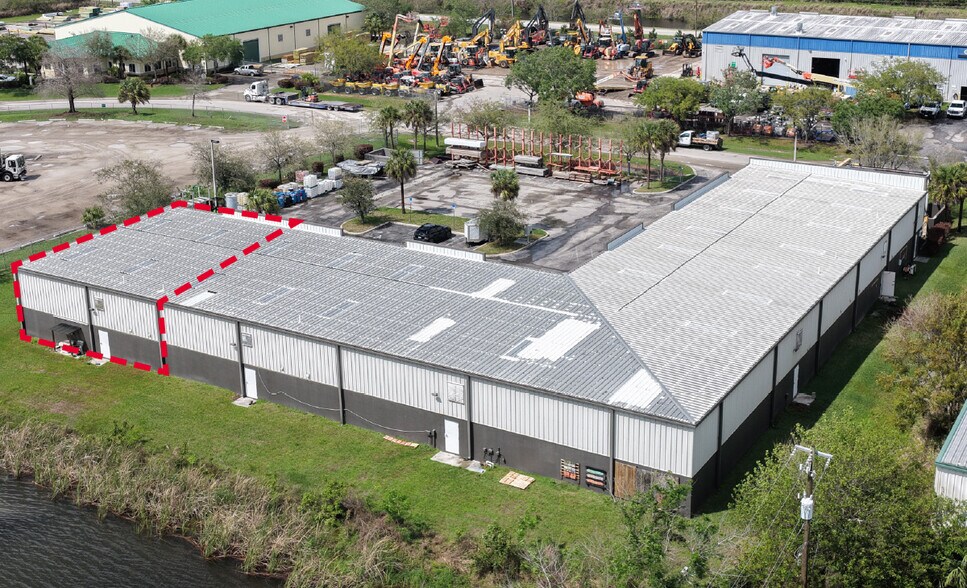 More Photos Of 7397 Commercial Cir, Fort Pierce Warehouse For Lease