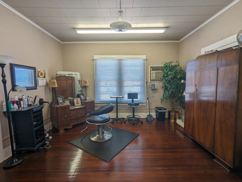 More Photos Of 2671 Broadway, Beaumont Freestanding For Sale