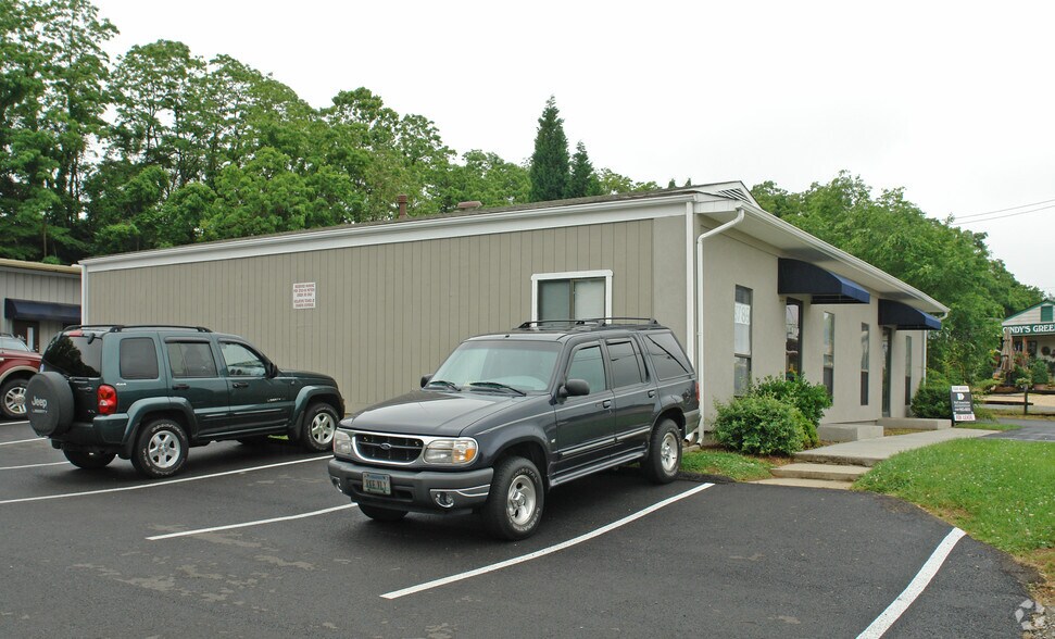 More Photos Of 3783-3785 Peters Creek Rd, Roanoke Office For Lease