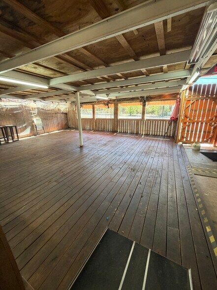 More Photos Of 1701 E Houston St, San Antonio Restaurant For Lease