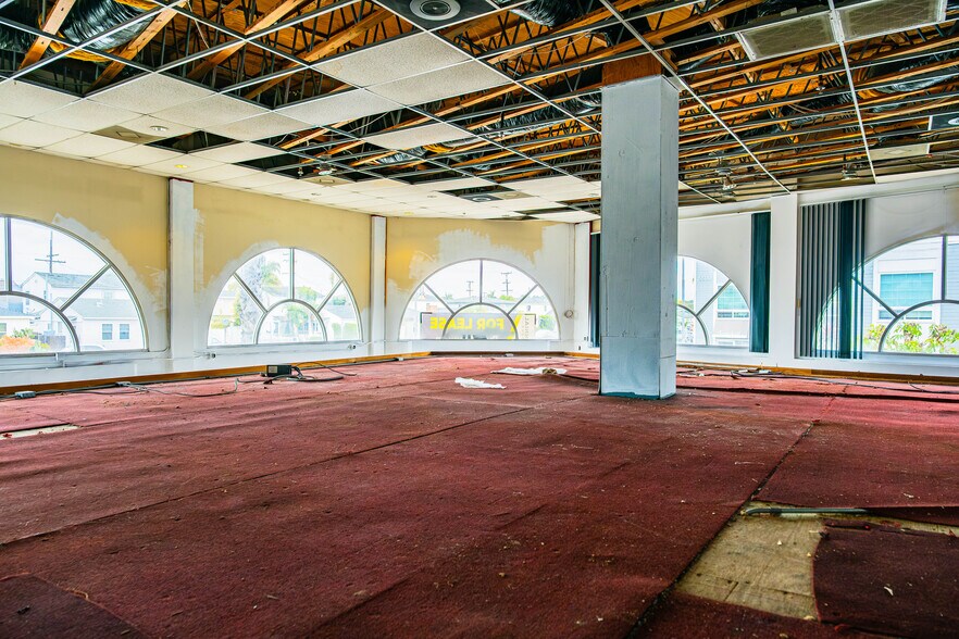 More Photos Of 5470 E 2nd St, Long Beach Storefront For Lease