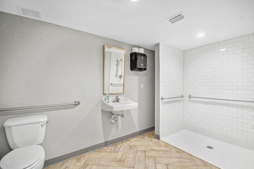 More Photos Of 315 11th Ave N, Jacksonville Beach Medical For Lease