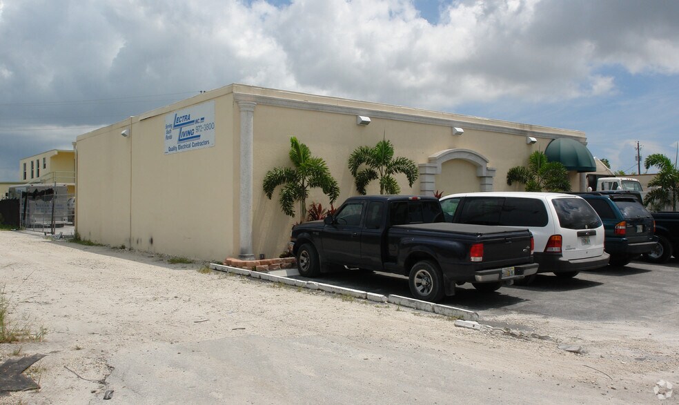 More Photos Of 2031 NW 22nd St, Pompano Beach Warehouse For Lease