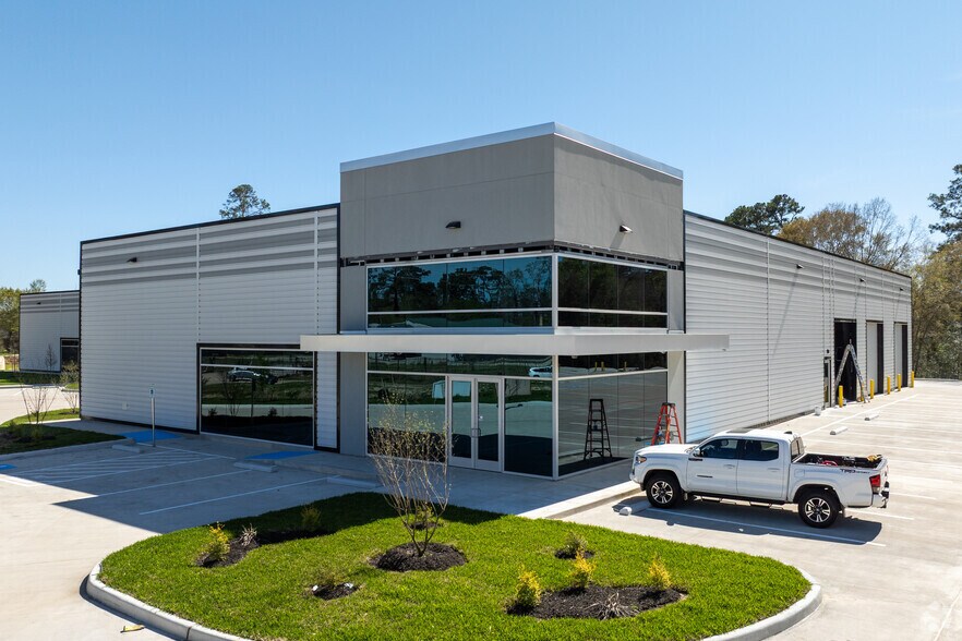 Primary Photo Of 13233 N Eldridge Pky, Cypress Light Distribution For Sale