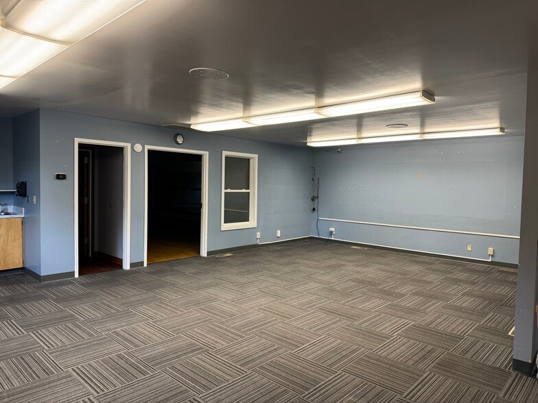 More Photos Of 725-759 NE Greenwood Ave, Bend Freestanding For Lease
