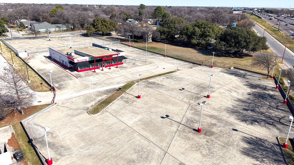 Primary Photo Of 400 N Riverside Dr, Fort Worth Auto Dealership For Sale