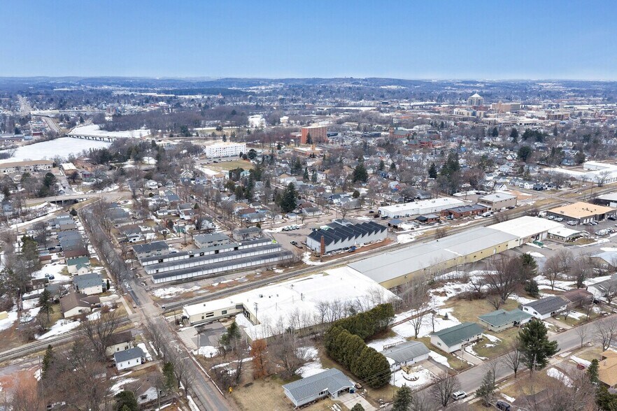 More Photos Of 930 Single Ave, Wausau Manufacturing For Lease