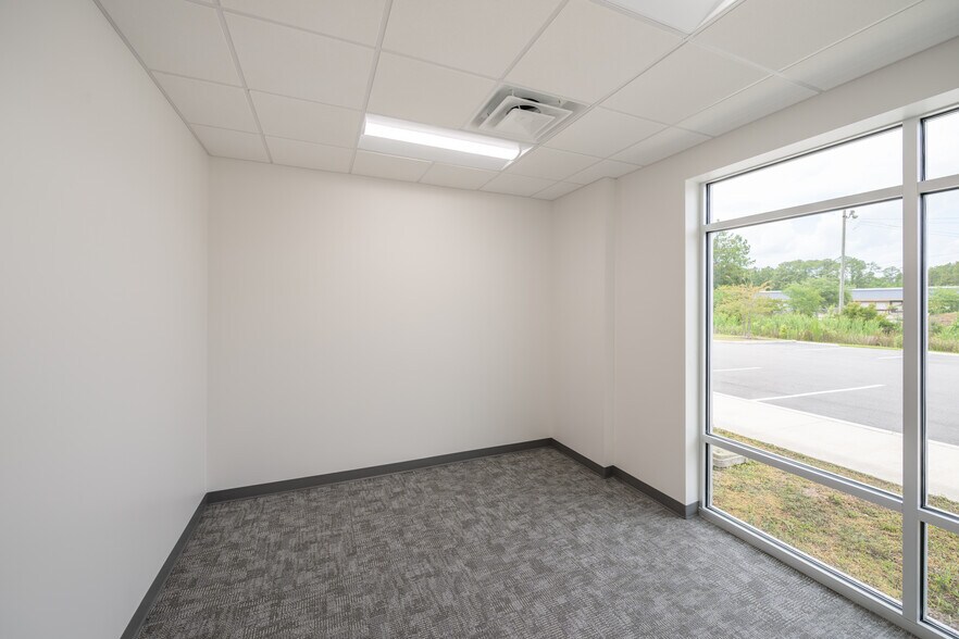 More Photos Of 2280 Lane Ave N, Jacksonville Unknown For Lease