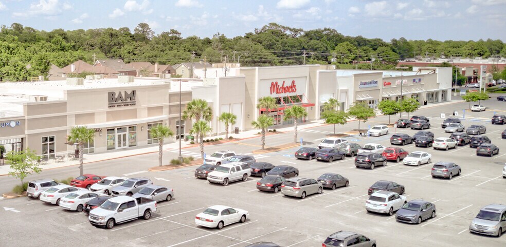 Primary Photo Of 3952-3980 Airport Blvd, Mobile Unknown For Lease