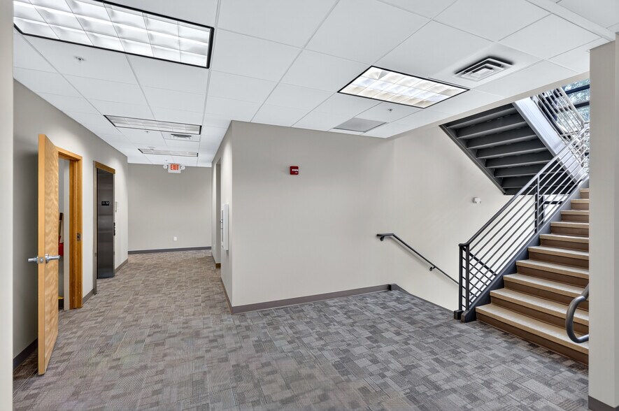 More Photos Of 2208 N Swing Ln, Liberty Lake Medical For Lease