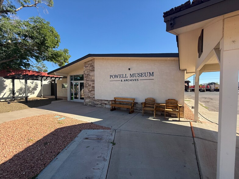 More Photos Of 6 N Lake Powell Blvd, Page Freestanding For Sale