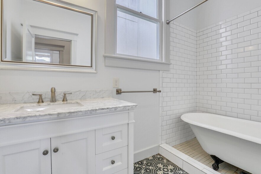 More Photos Of 420 E Bolton St, Savannah Apartments For Sale