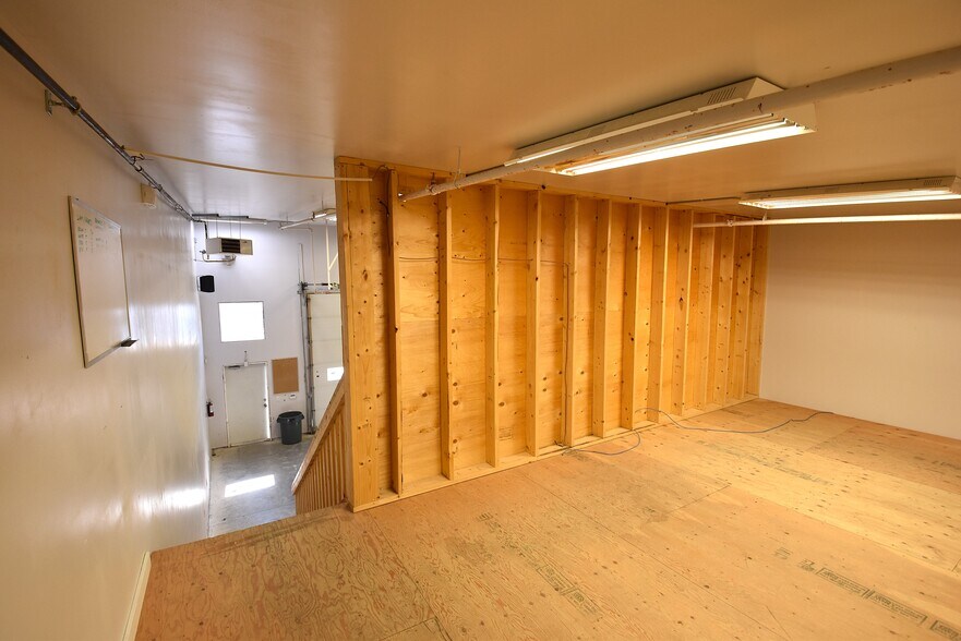 More Photos Of 9903 209 St NW, Edmonton Warehouse For Sale