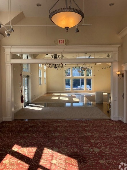 More Photos Of 502 Granite Ave, Milton Freestanding For Lease