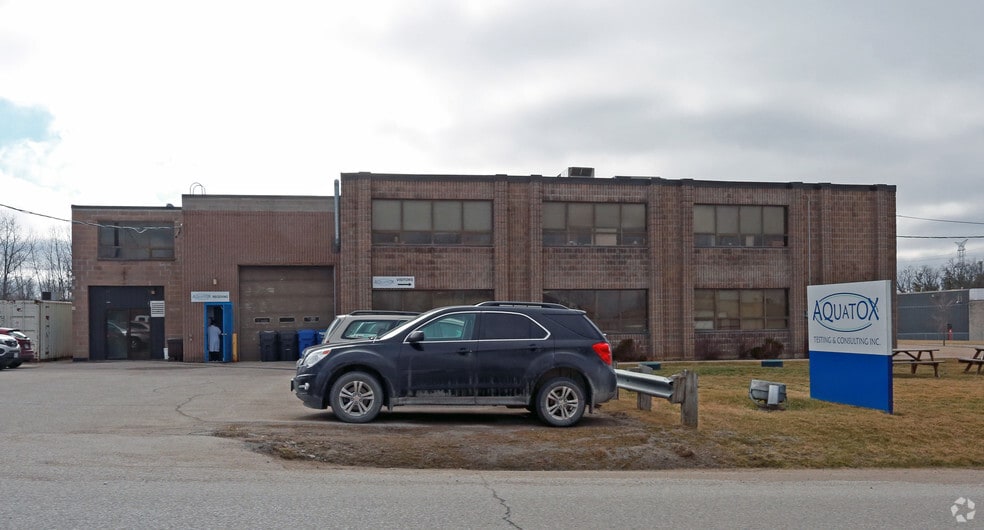 More Photos Of 11 Nicholas Beaver Rd, Puslinch Warehouse For Lease