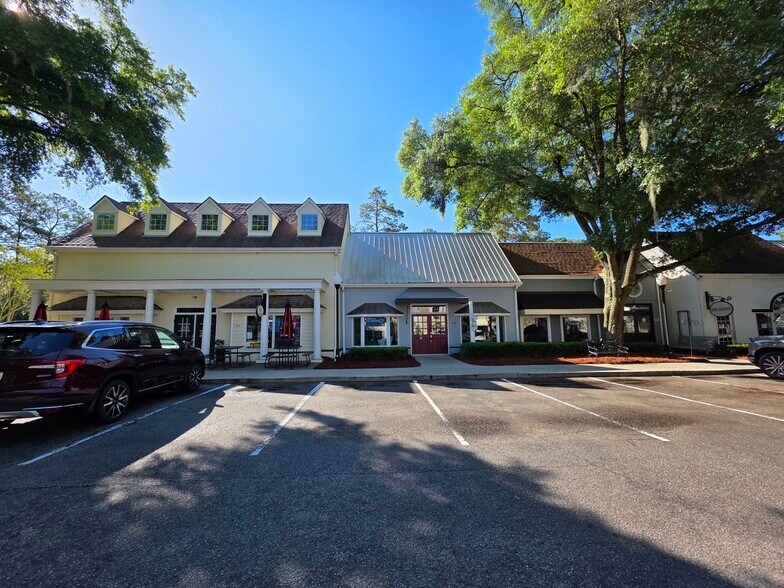 More Photos Of 1509 Main St, Hilton Head Island Storefront For Lease