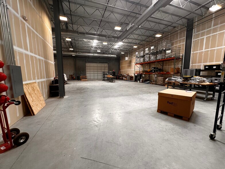 More Photos Of 8736 Gateway Blvd E, El Paso General Retail For Lease