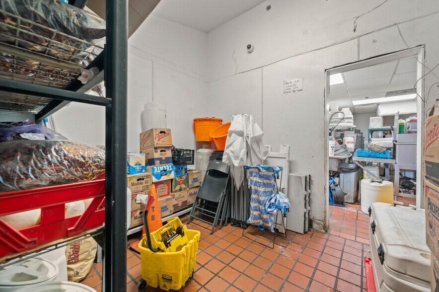 More Photos Of 5828 W Indian School Rd, Phoenix Restaurant For Sale