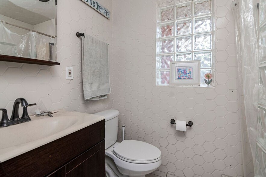 More Photos Of 10532 67th Ave, Seminole Specialty For Sale