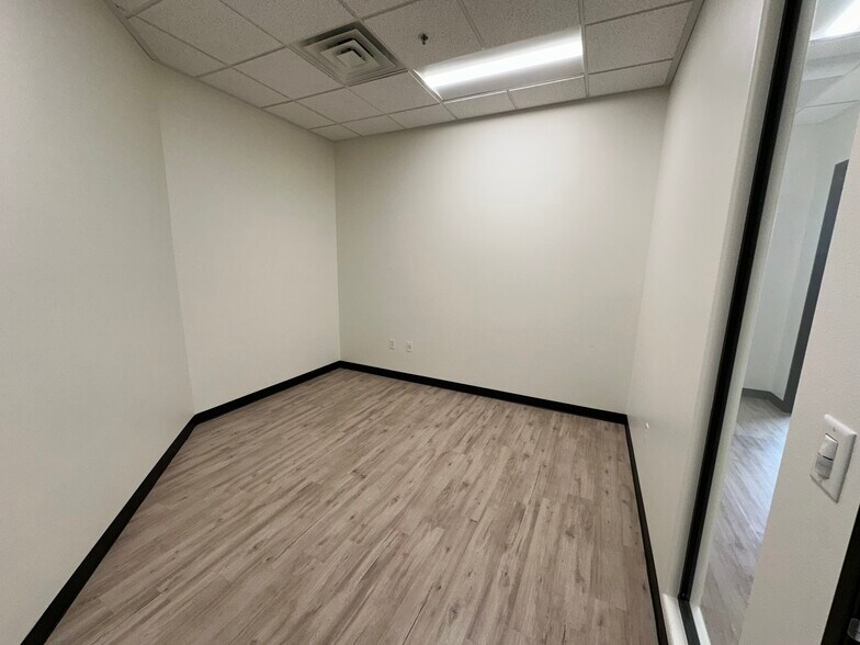 More Photos Of 9480 S Eastern Ave, Las Vegas Storefront Retail Office For Lease