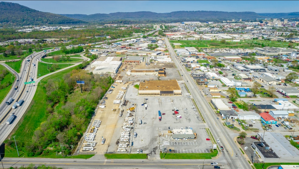 More Photos Of 1600 E 23rd St, Chattanooga Supermarket For Lease