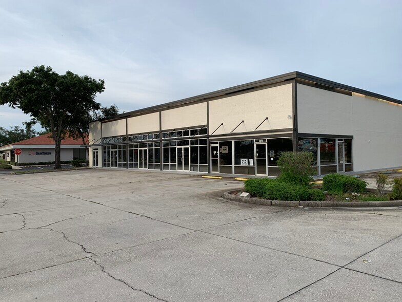 More Photos Of 1737 N Alafaya Trl, Orlando Storefront For Lease