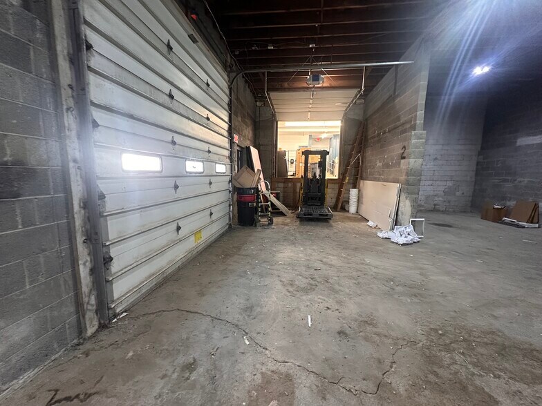 More Photos Of 1623-1635 Chicago Dr SW, Grand Rapids Freestanding For Lease