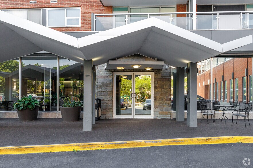 More Photos Of 770 James St, Syracuse Apartments For Sale