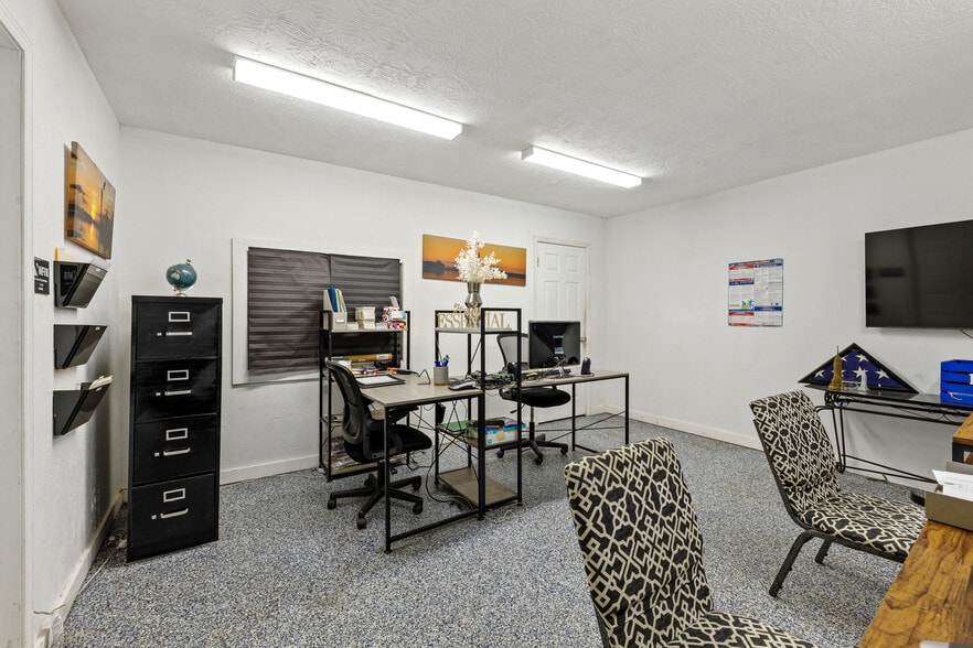 More Photos Of 6701 Almeda Genoa Rd, Houston Warehouse For Sale