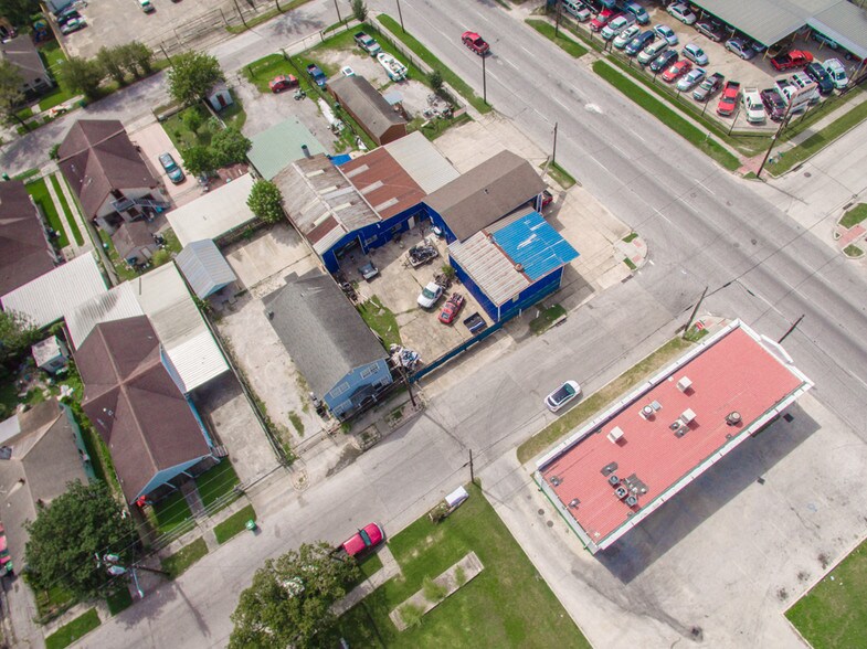 More Photos Of 1106 Wayside Dr, Houston Auto Repair For Sale