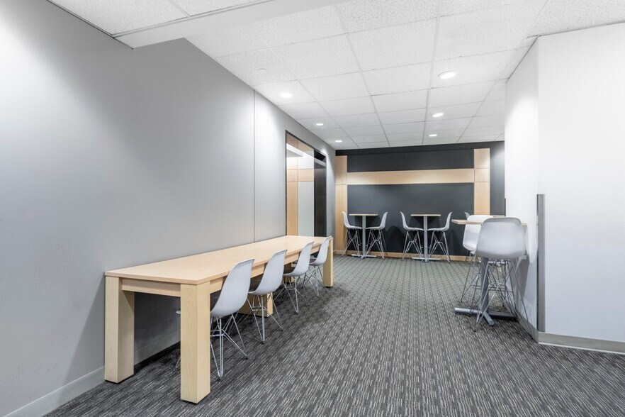 More Photos Of 88 Queens Quay W, Toronto Coworking Space