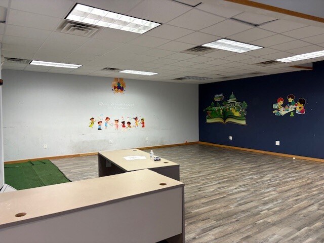 More Photos Of 2720 Superior Dr NW, Rochester Office For Lease