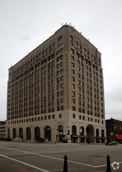 More Photos Of 915 State St, Erie Apartments For Sale