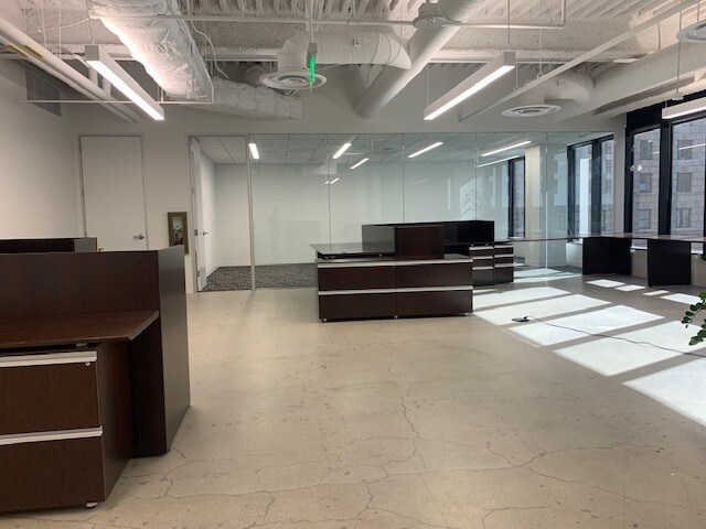More Photos Of 700 S Flower St, Los Angeles Office For Lease