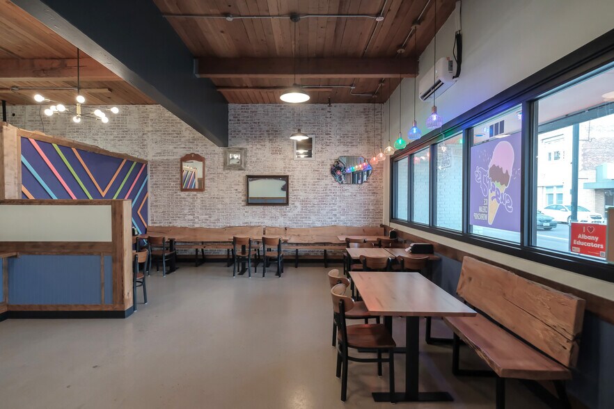 More Photos Of 220 2nd Ave SW, Albany Restaurant For Sale