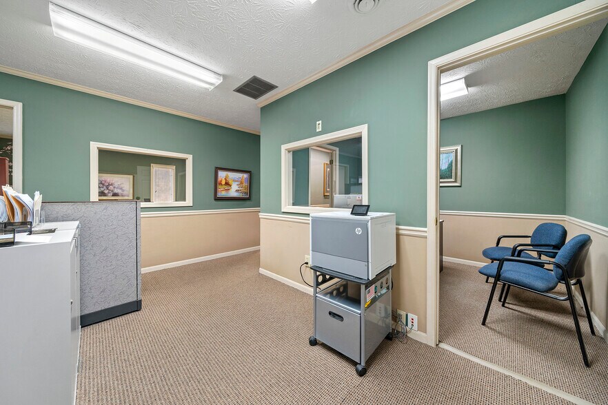 More Photos Of 125-145 E Georgia Ave, Fayetteville Freestanding For Sale