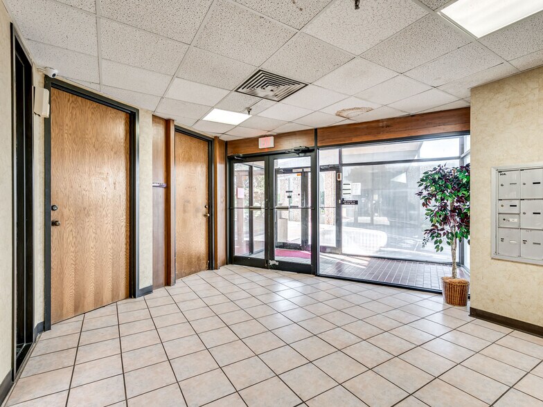 More Photos Of , Oklahoma City Office For Sale