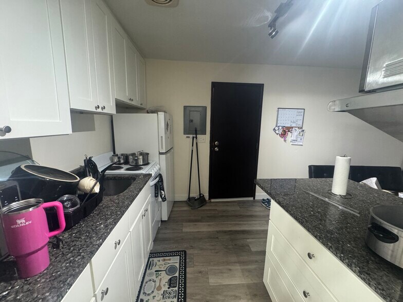 More Photos Of 944 N 20th St, Milwaukee Apartments For Sale