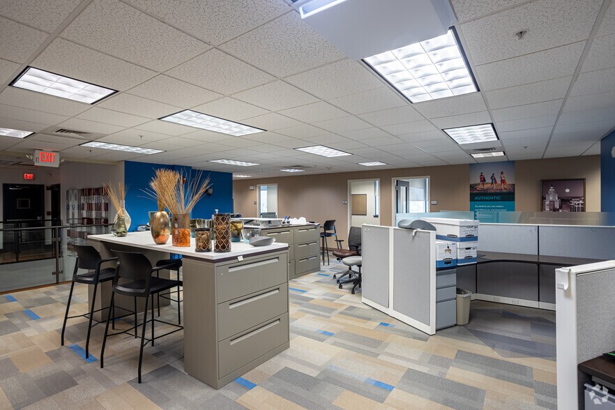 More Photos Of 1405 S County Trl, East Greenwich Medical For Lease