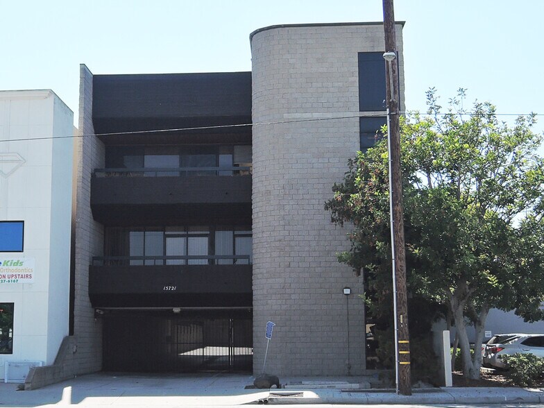 More Photos Of 15721 S Western Ave, Gardena Office For Sale