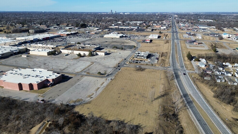 More Photos Of 1111 E Army Post Rd, Des Moines Land For Lease