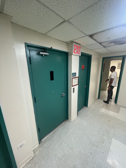 More Photos Of 1055 E Tremont Ave, Bronx Medical For Lease