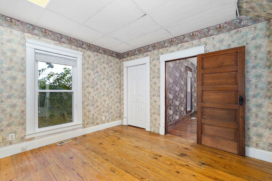 More Photos Of 1642 W Inman Rd, Nixa Office Residential For Sale