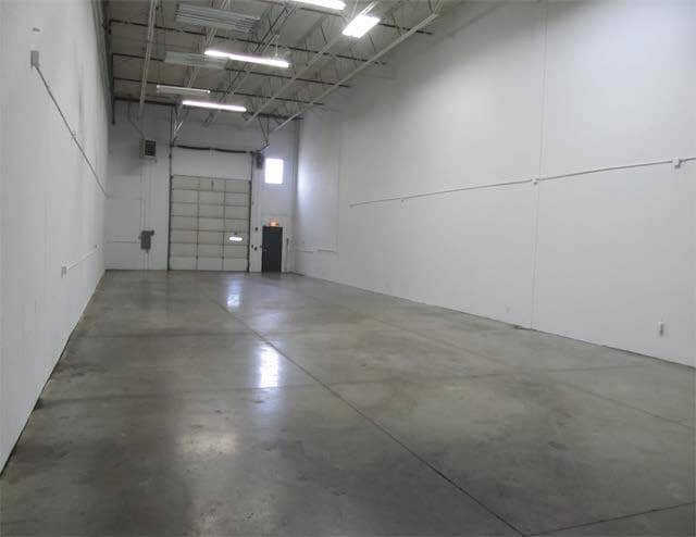 More Photos Of 720 N 17th St, St Charles Flex For Lease