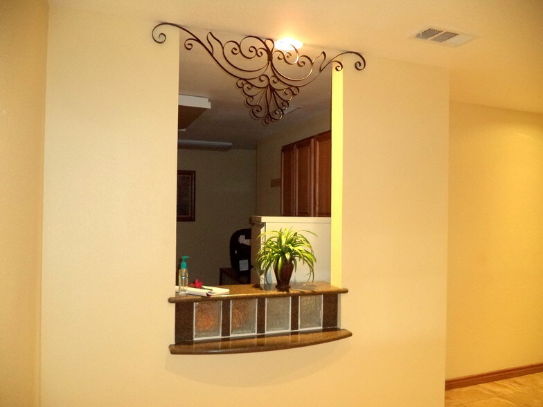 More Photos Of 515 N King St, Seguin Medical For Sale