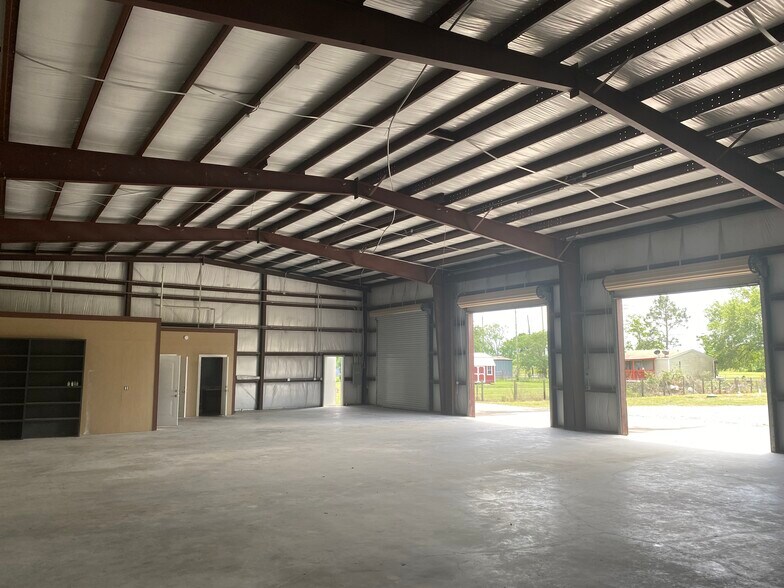 More Photos Of 5901 County Road 675B, Rosharon Warehouse For Sale