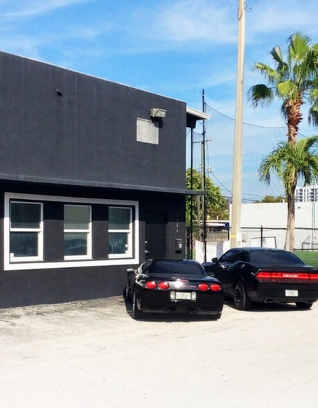 More Photos Of 3055-3075 SW 28th St, Miami Warehouse For Sale