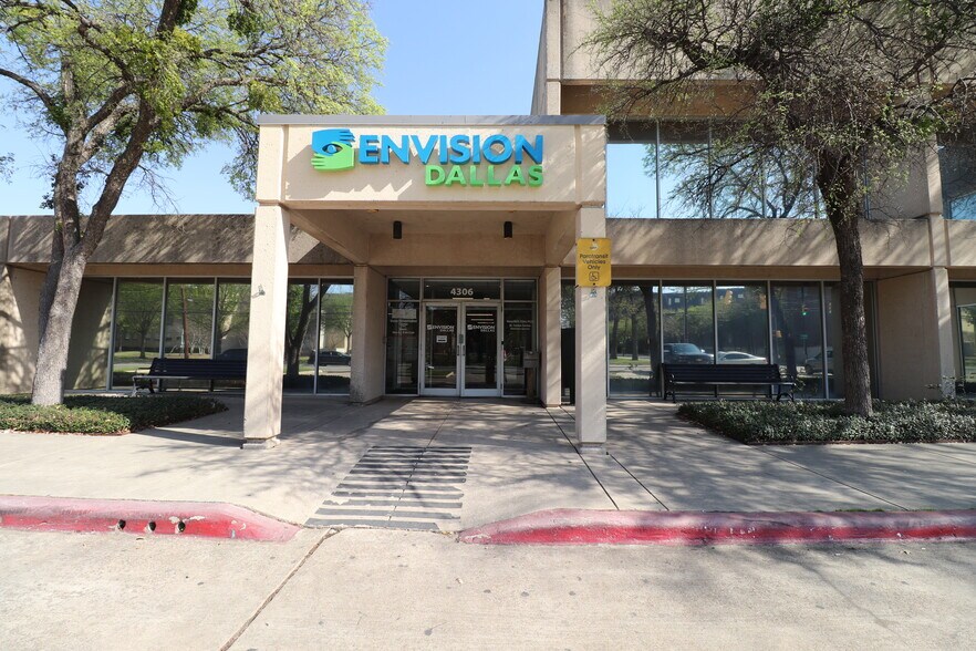 More Photos Of 3940-4306 Capitol Ave, Dallas Light Manufacturing For Sale